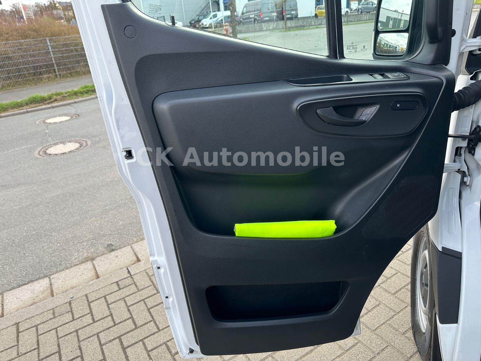 Fahrzeugabbildung Mercedes-Benz Sprinter III Kasten 319 V6 RWD Mixto/Autom./Navi