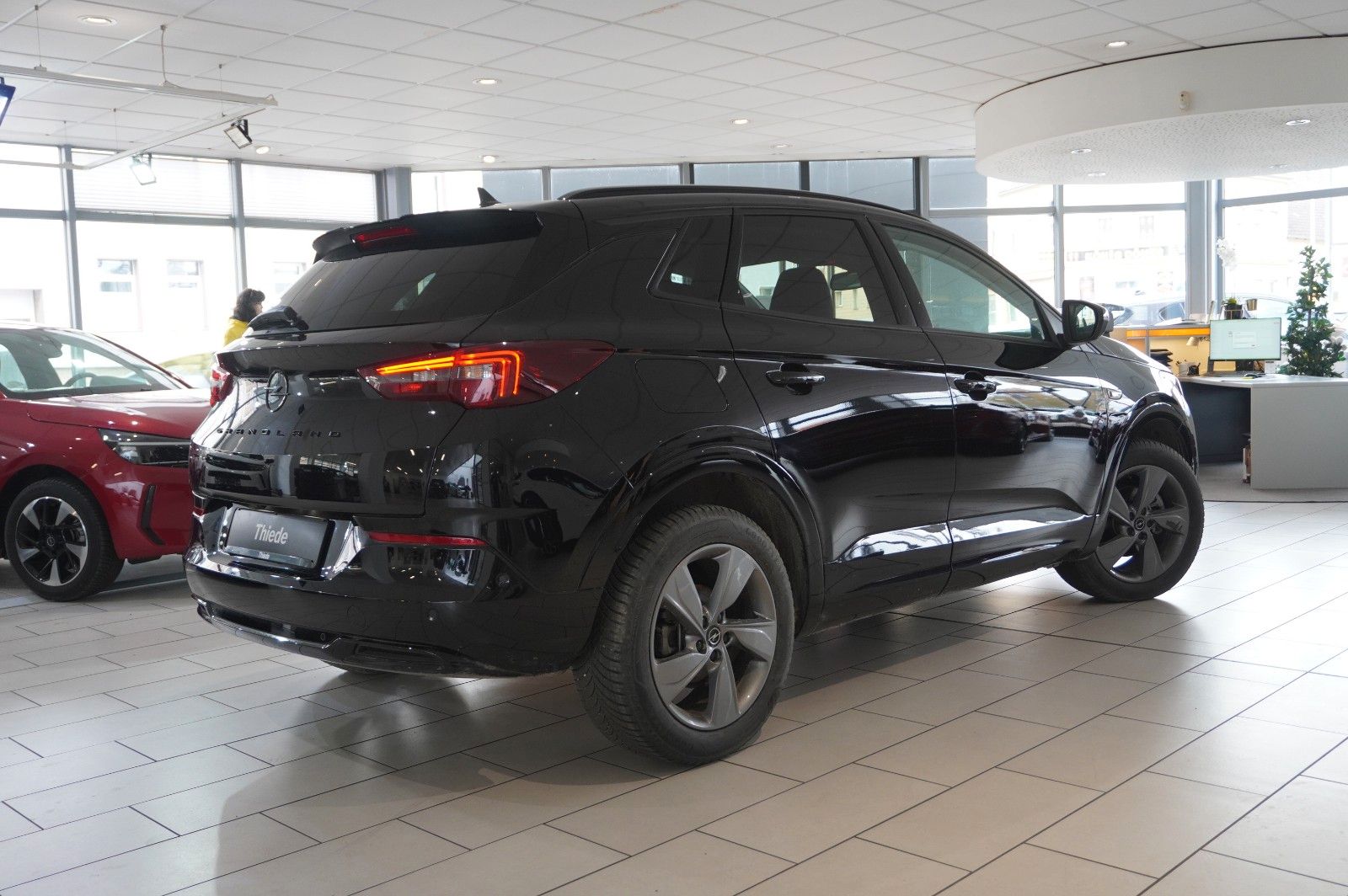 Fahrzeugabbildung Opel Grandland (X) 1.2T GS LINE NAVI/LED/KAMERA/SPORT