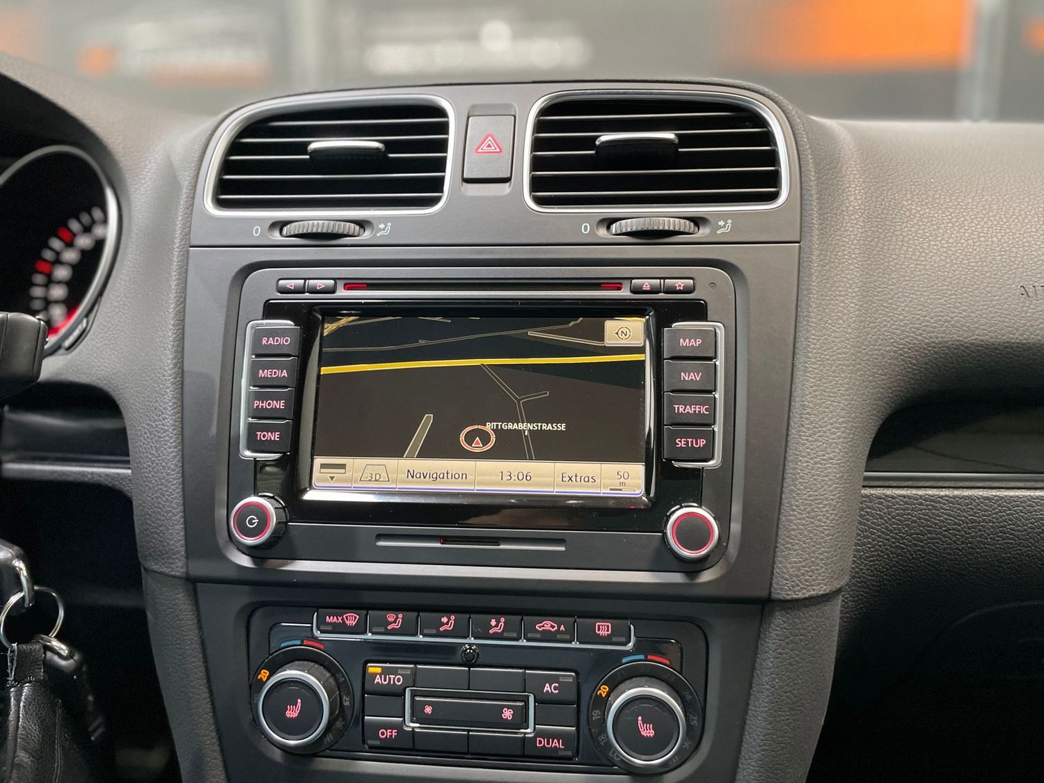 Fahrzeugabbildung Volkswagen Golf Cabriolet Sport #Leder#Bi-Xenon#PDC