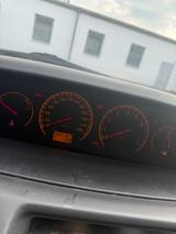 Nissan Primera 1.8  - Nissan Primera: Von Privat