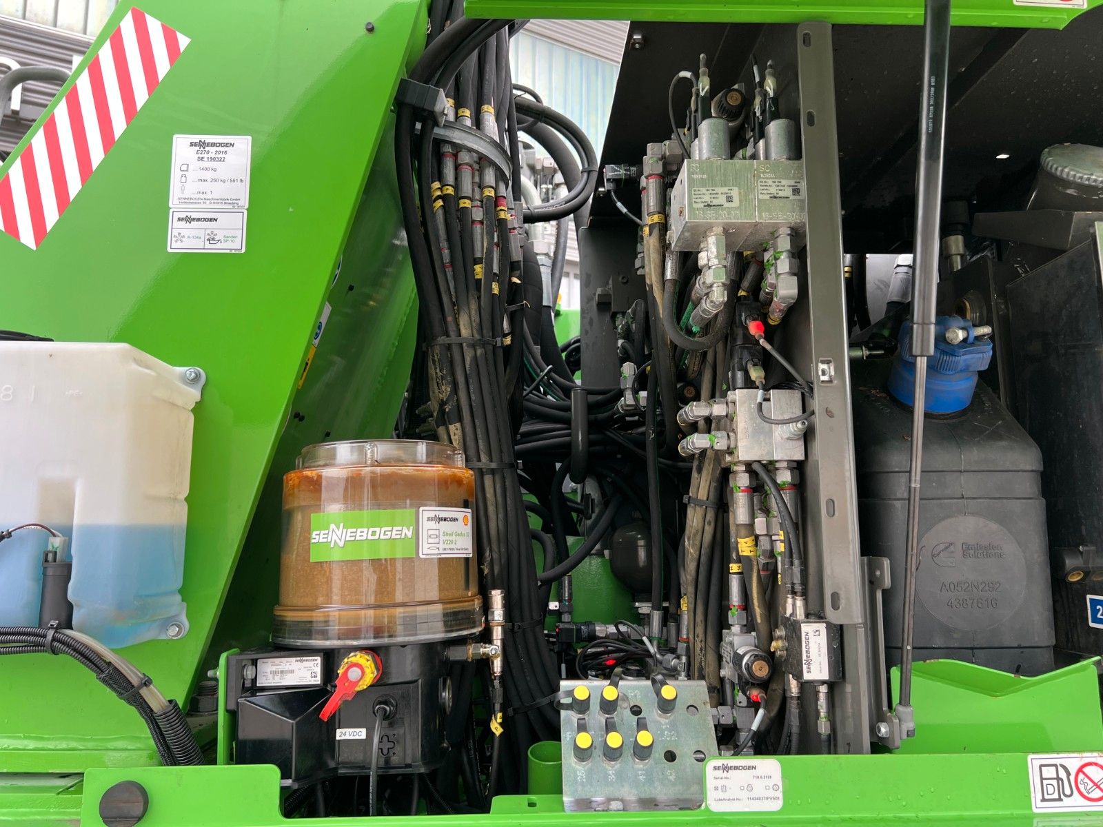 Fahrzeugabbildung Sennebogen 718 / inkl. Vosch Fällzange / nur 1.965h!