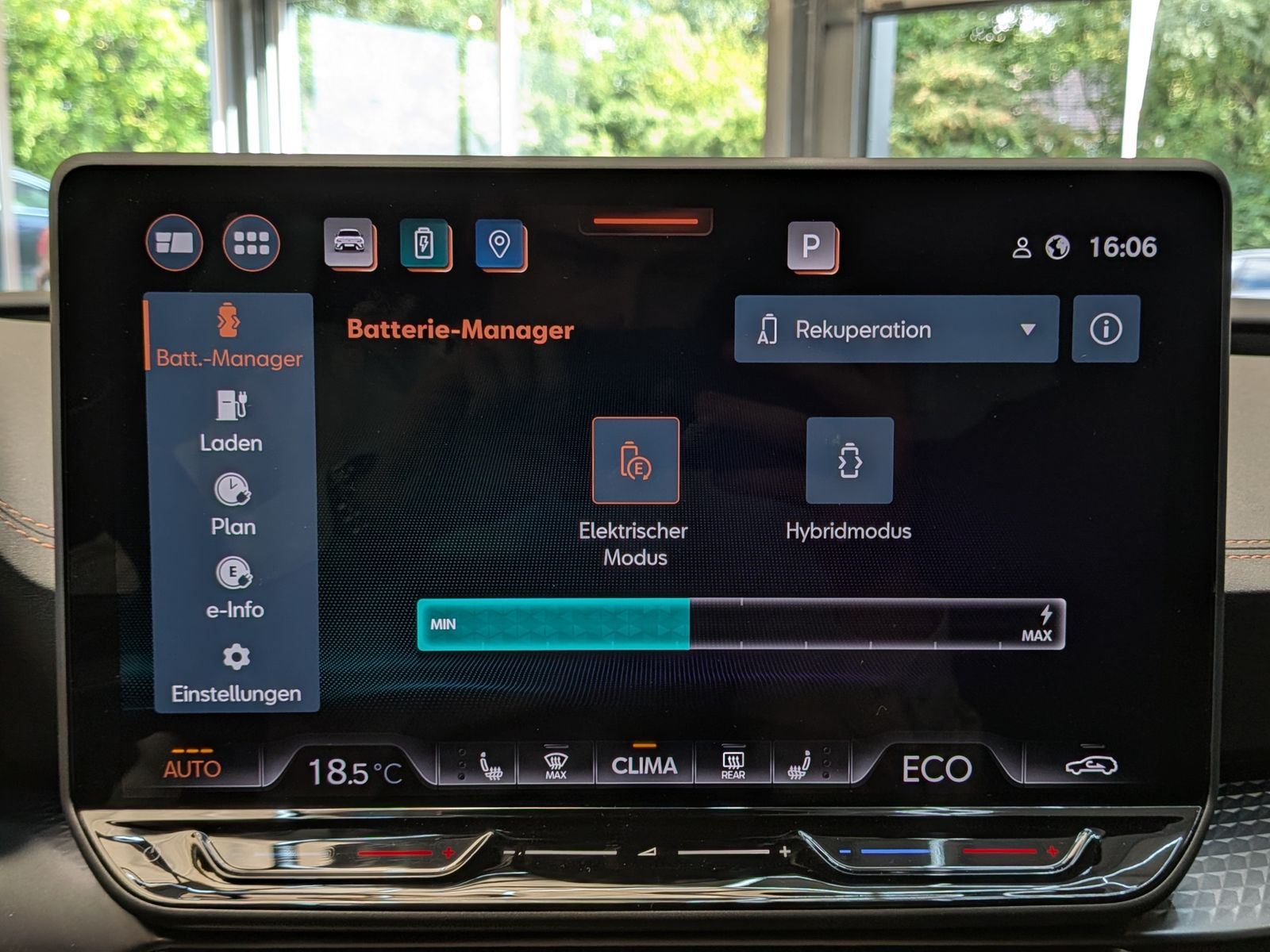 Fahrzeugabbildung CUPRA Leon 1.5 e-Hybrid MATRIX*ACC*EDGE*CARPLA*SoH100%