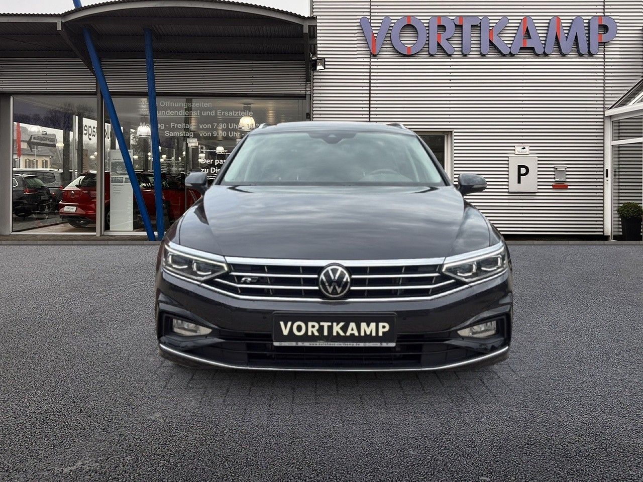 Volkswagen Passat Variant R-Line Pano/AHK/HK/StdHzg imagem 3