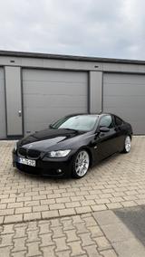 BMW E92 325i N52 / M-Paket, Schiebedach, Vollleder - BMW 325 Coupé 325i m paket mit Benzin-Antrieb