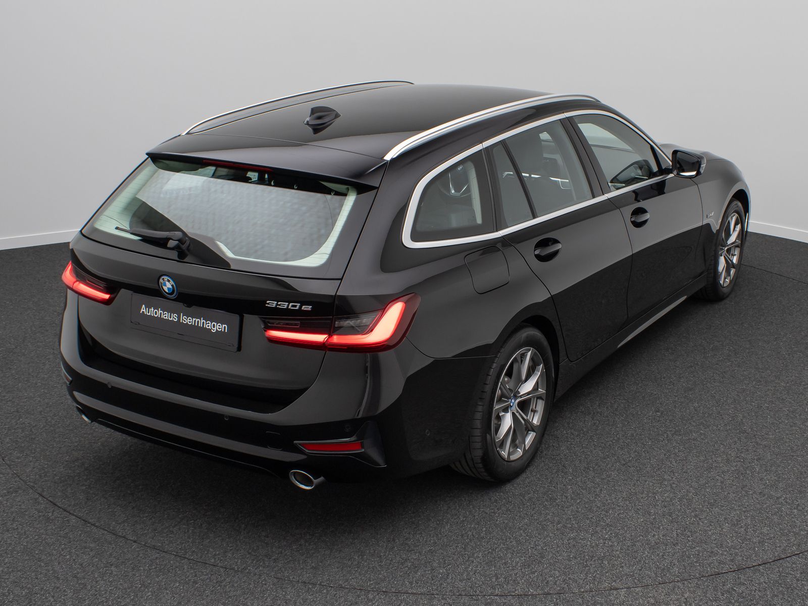 Fahrzeugabbildung BMW 330e Sport Line 360°Alarm HUD DAB HiFi Fernlicht