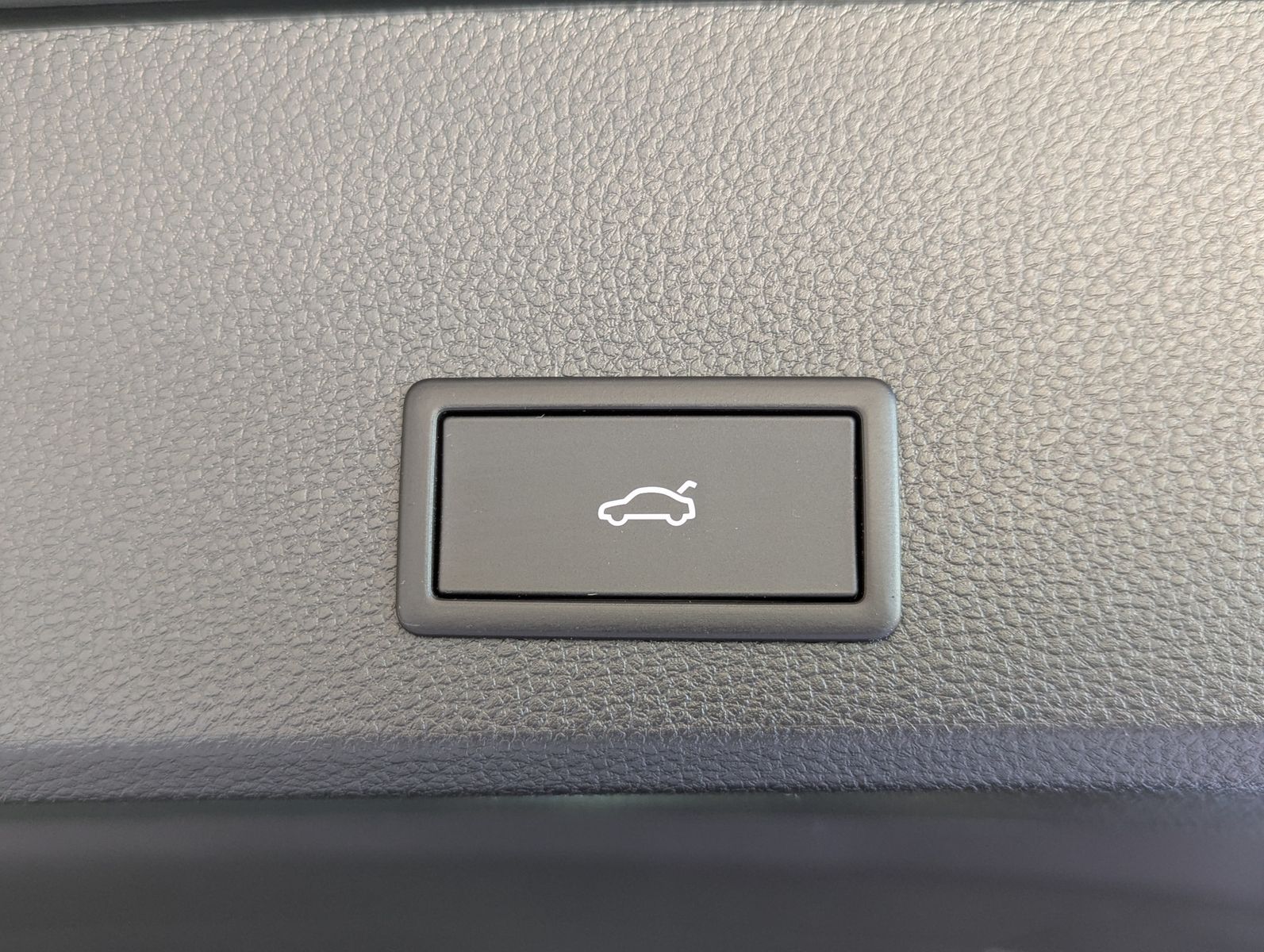 Fahrzeugabbildung CUPRA Ateca 1.5 TSI DSG Pano Memory ACC AHK-Vorb. 19"