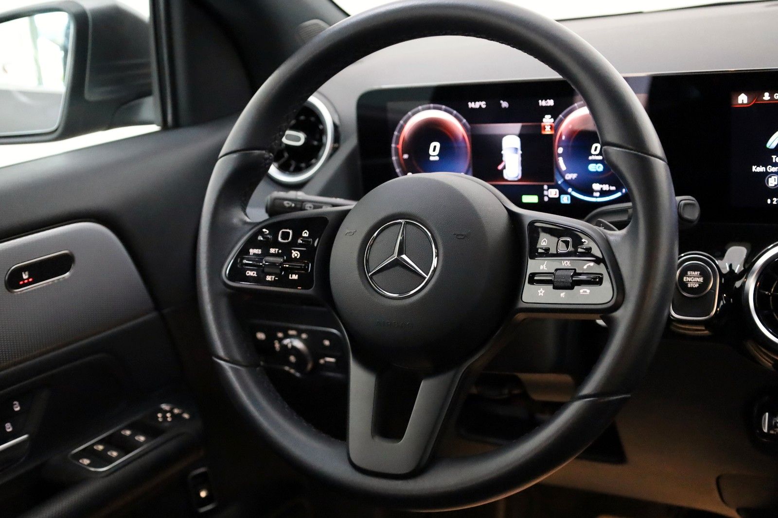 Fahrzeugabbildung Mercedes-Benz GLA 250e Style T-Leder,Navi,LED,SH,Park Paket