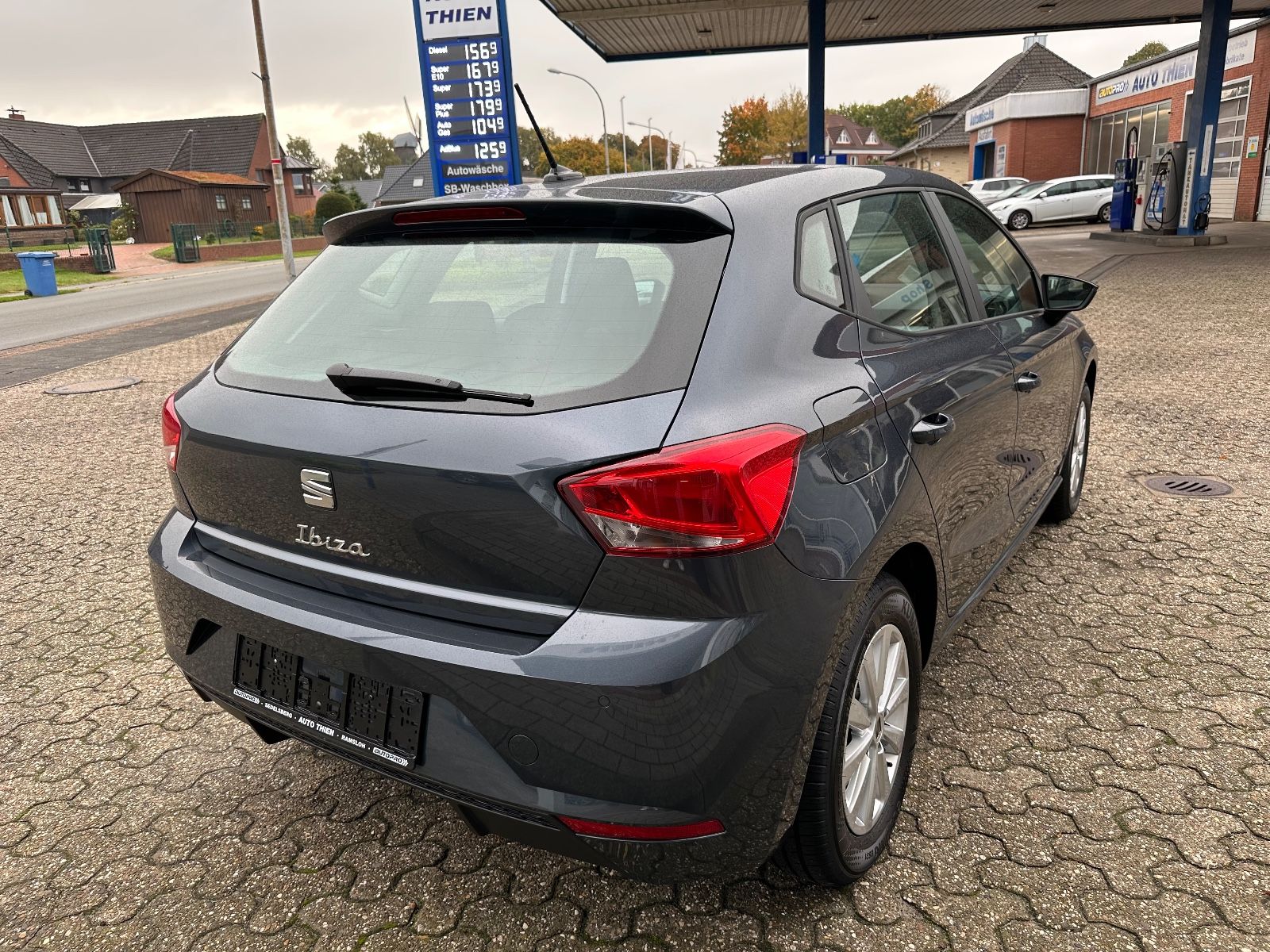 Fahrzeugabbildung SEAT Ibiza 1.0 TSI Style DSG ACC/LED/SHZG/Einparkh.