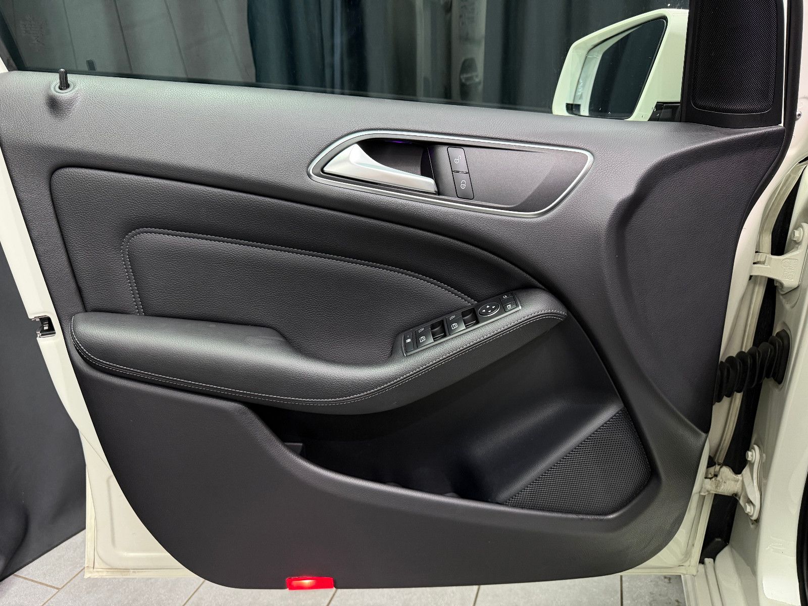 Fahrzeugabbildung Mercedes-Benz B 220 CDI |AUTOMATIK|NAVI|RF-CAM|LEDER