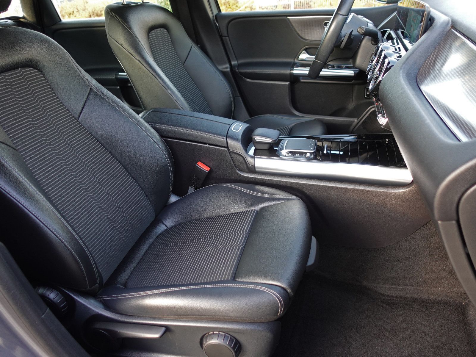 Fahrzeugabbildung Mercedes-Benz B 220 4MATIC 7G-DCT Progressive MBUX AHK Assist.