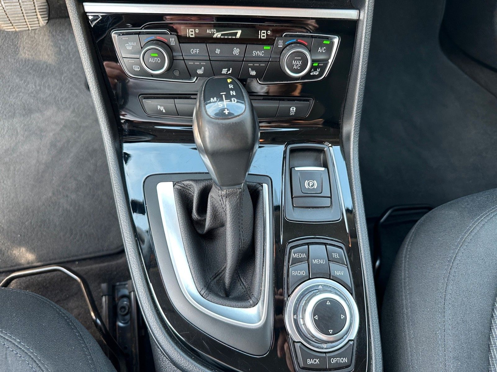 BMW 218 2 Active Tourer 218 i – Bild 14