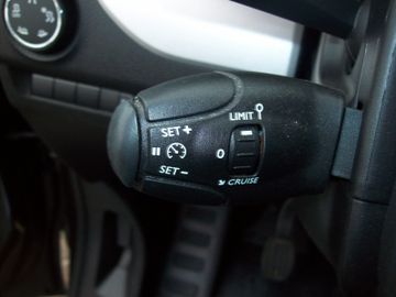 Bild 16 Opel Vivaro 1.5D Kasten M PDC+Kam Holz Navigation