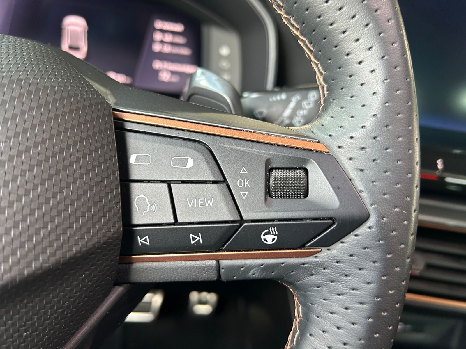 Fahrzeugabbildung CUPRA Leon Sportstourer e-Hybrid KLIMA LED NAVI SHZ