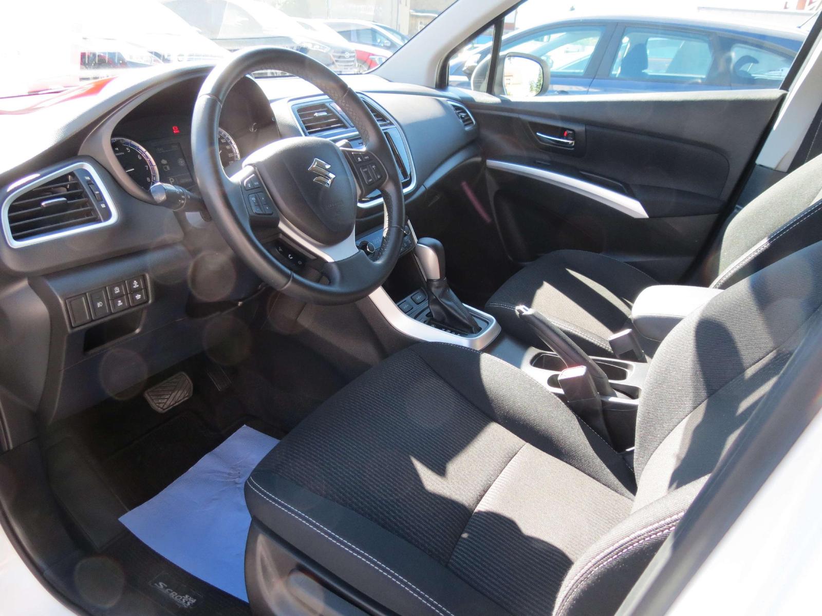 Suzuki SX4 S-Cross Club Automatik   Erst 43300  SR+WR  