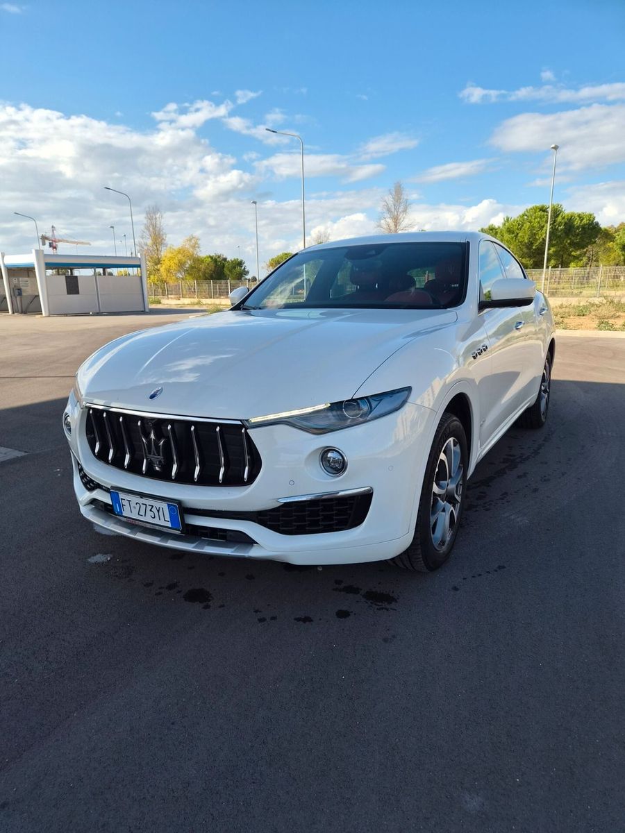 Maserati Levante V6 Diesel 275 CV AWD Granlusso imagem 3