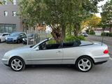 Mercedes-Benz CLK 200 ELEGANCE - Mercedes-Benz EleganCE