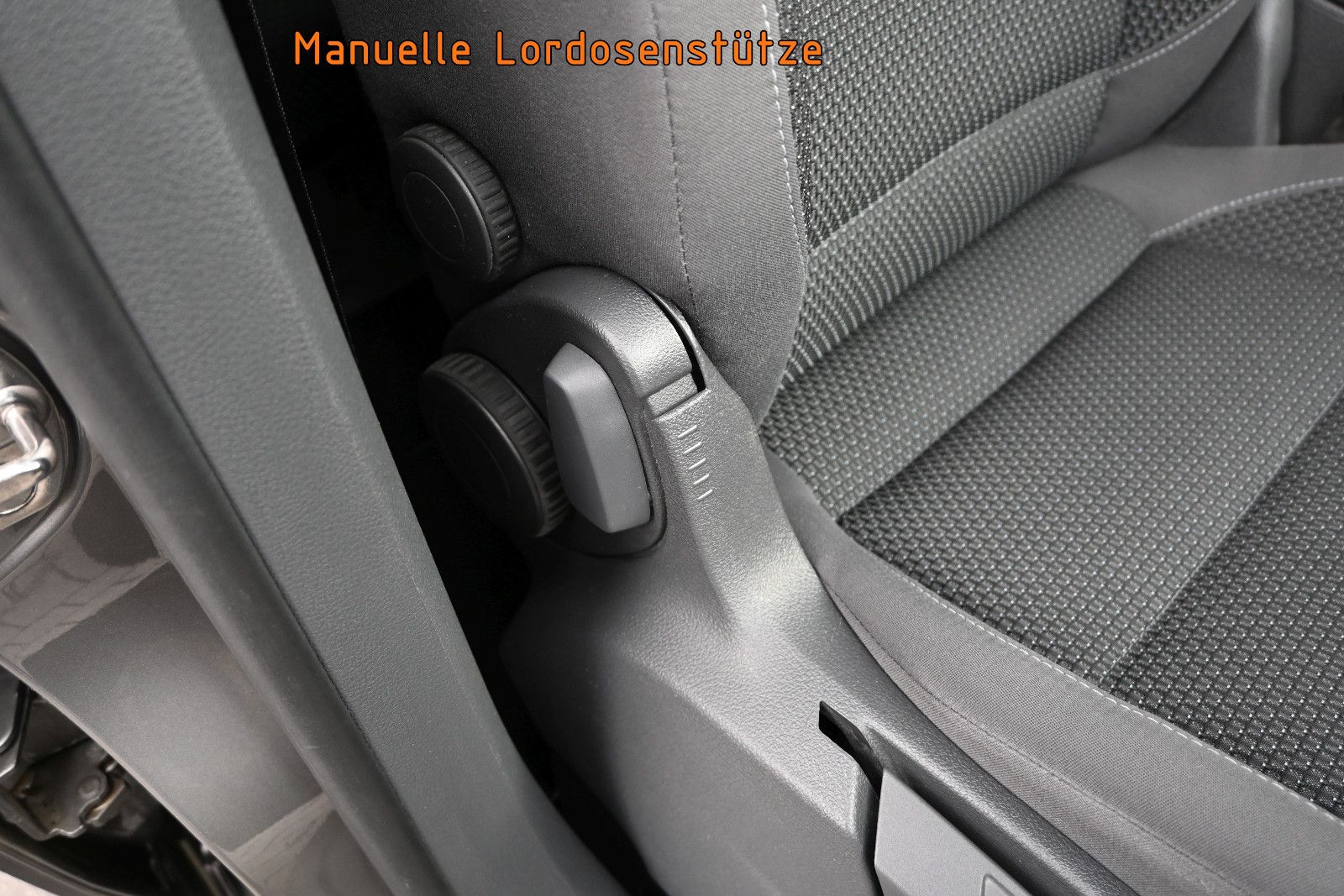 Fahrzeugabbildung Volkswagen Touran 1.6 TDI Comfortline °7-SITZE°KAMERA°02.28