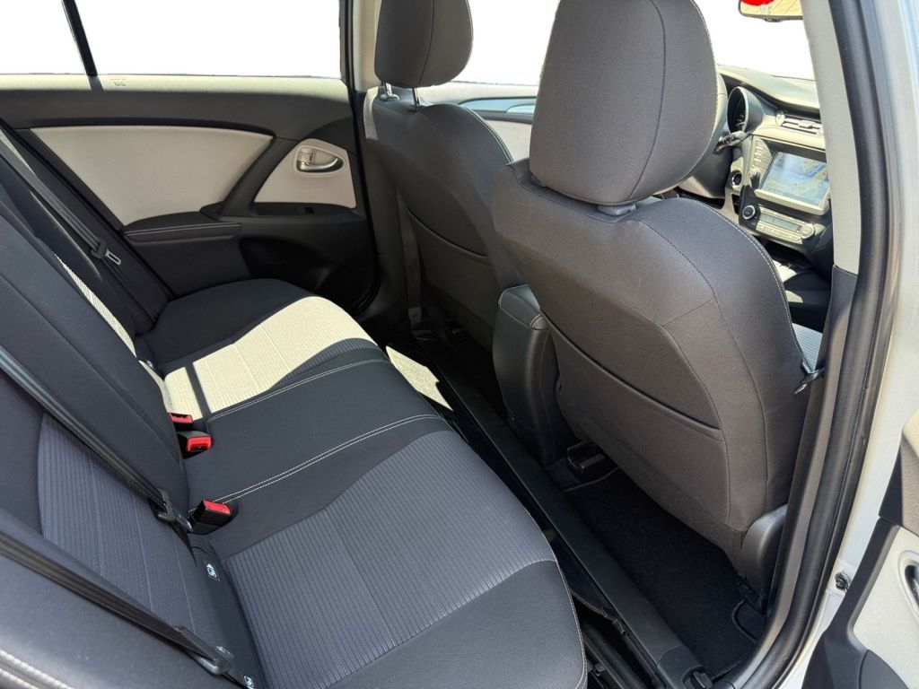 Fahrzeugabbildung Toyota Avensis Touring Sports 1.8 Team Deutschland