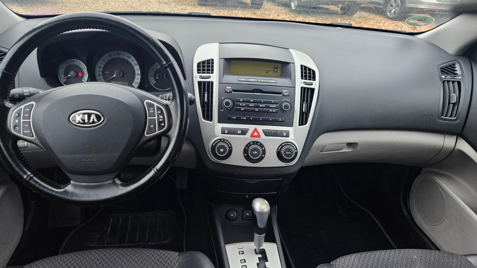 Kia cee'd 2009 — photo 10