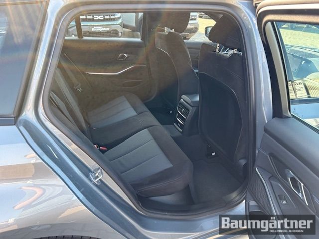 Fahrzeugabbildung BMW 330 i xDrive M-Sport Touring Kamera/ACC/Sitzh.