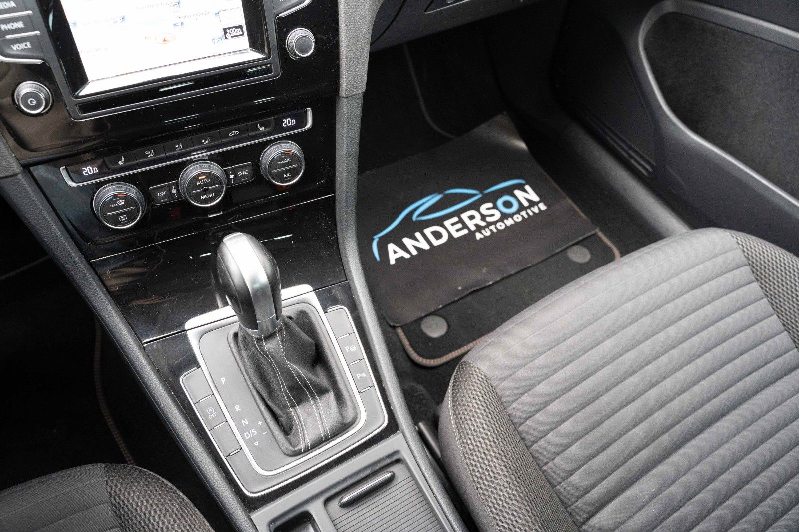 Fahrzeugabbildung Volkswagen GOLF VII VARIANT 2.0 TDI CUP XENON DSG