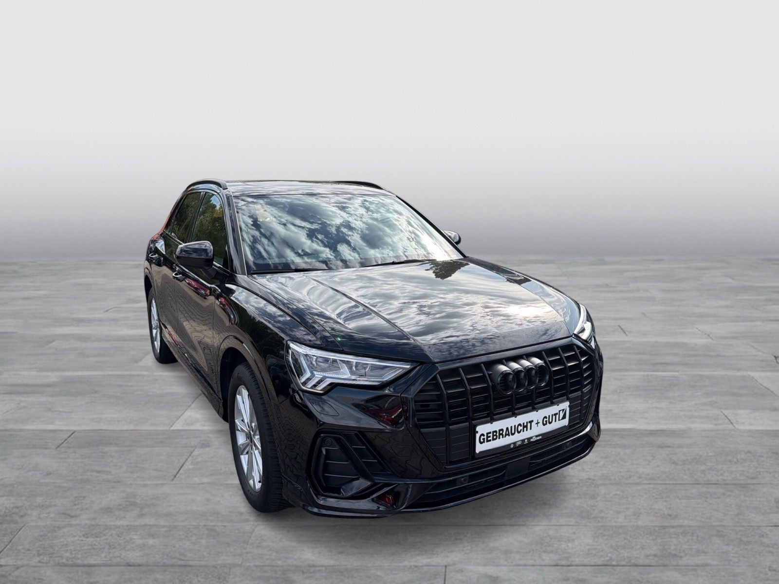 Audi Q3 35 TFSI S line Matrix Pano Navi foto 2