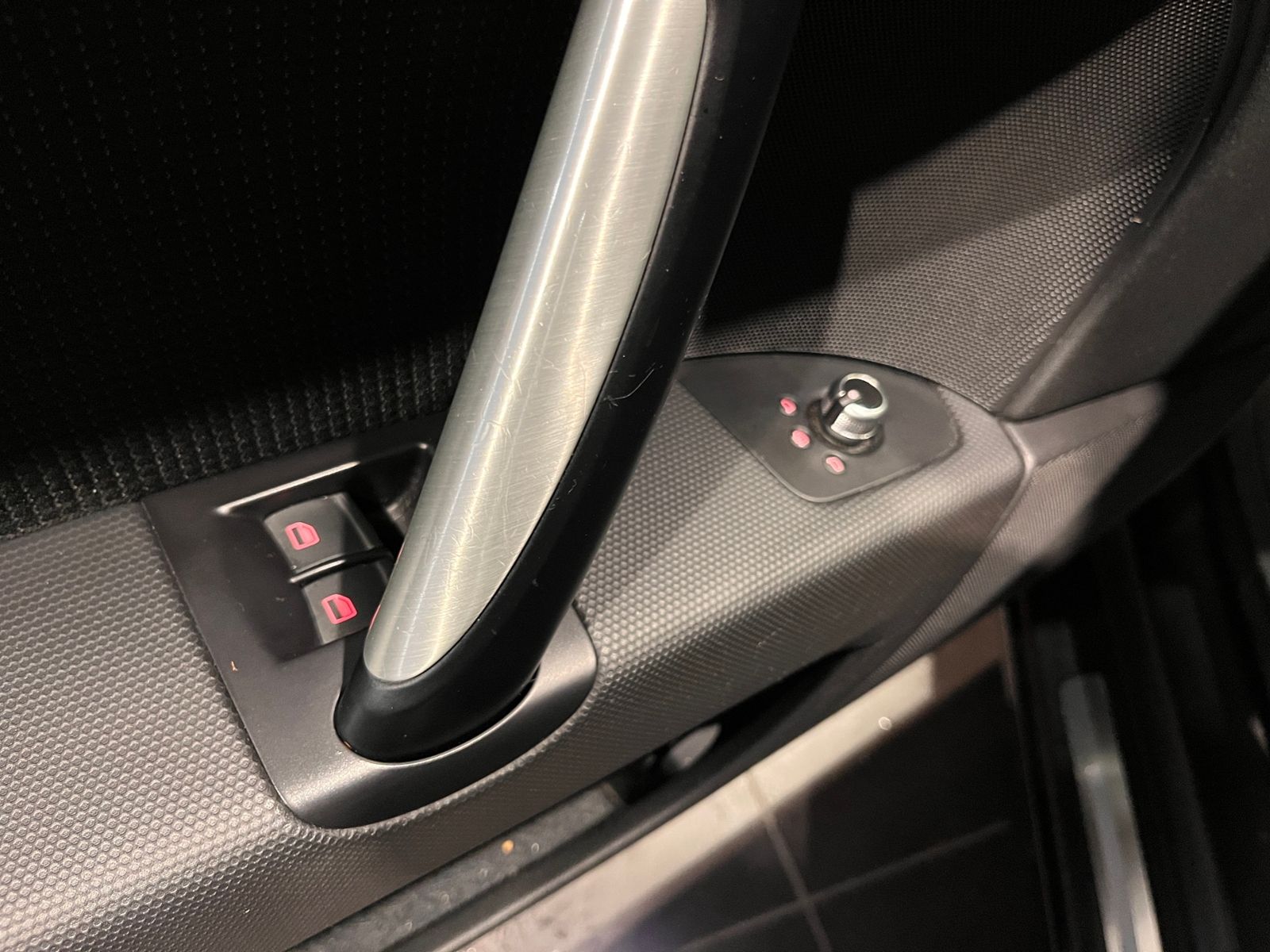 Fahrzeugabbildung Audi TT Coupe 1.8 TFSI S-Line XEN NAV SHZ