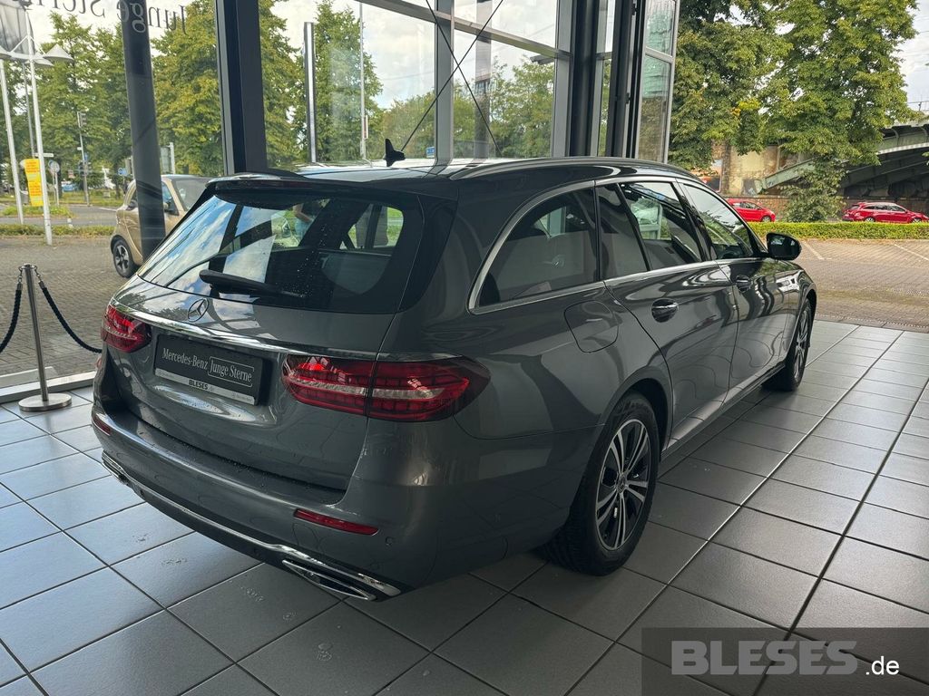 MERCEDES-BENZ E 220 – Bild 5