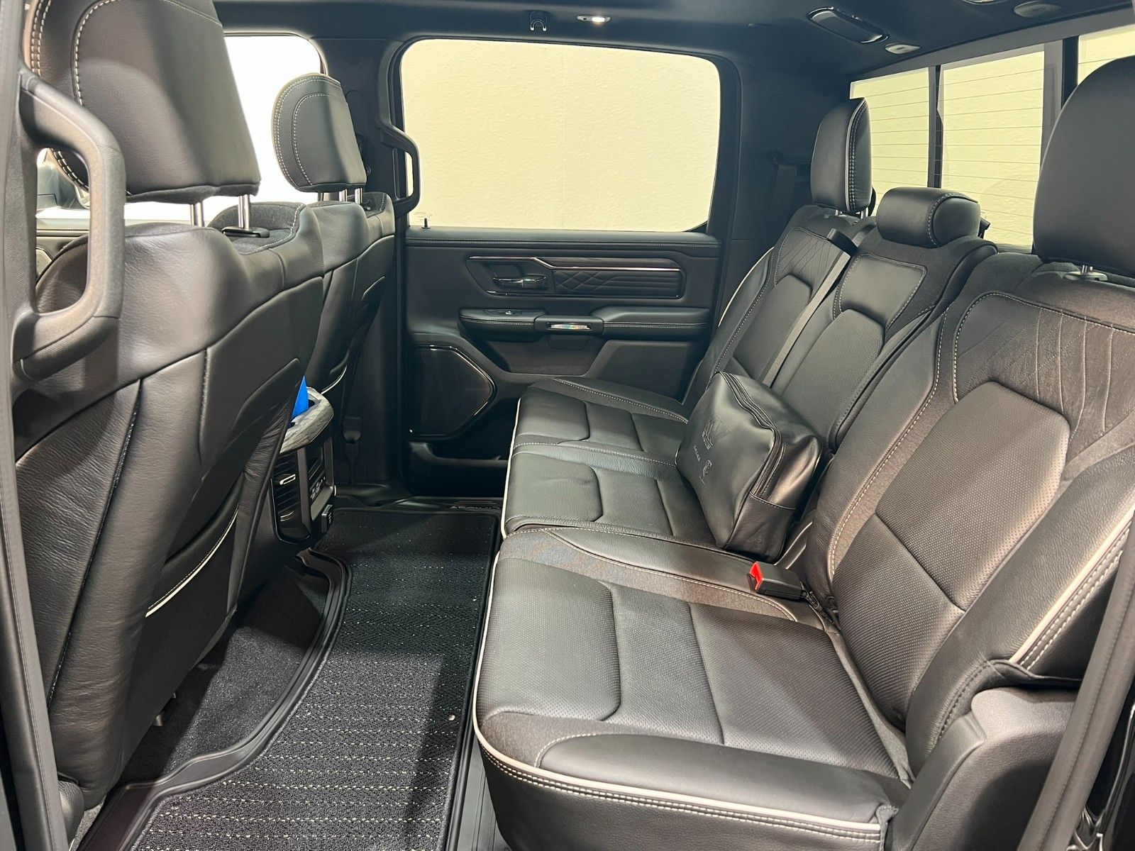 Fahrzeugabbildung Dodge RAM 1500 Limited Night  H/O 3.0L / MFT