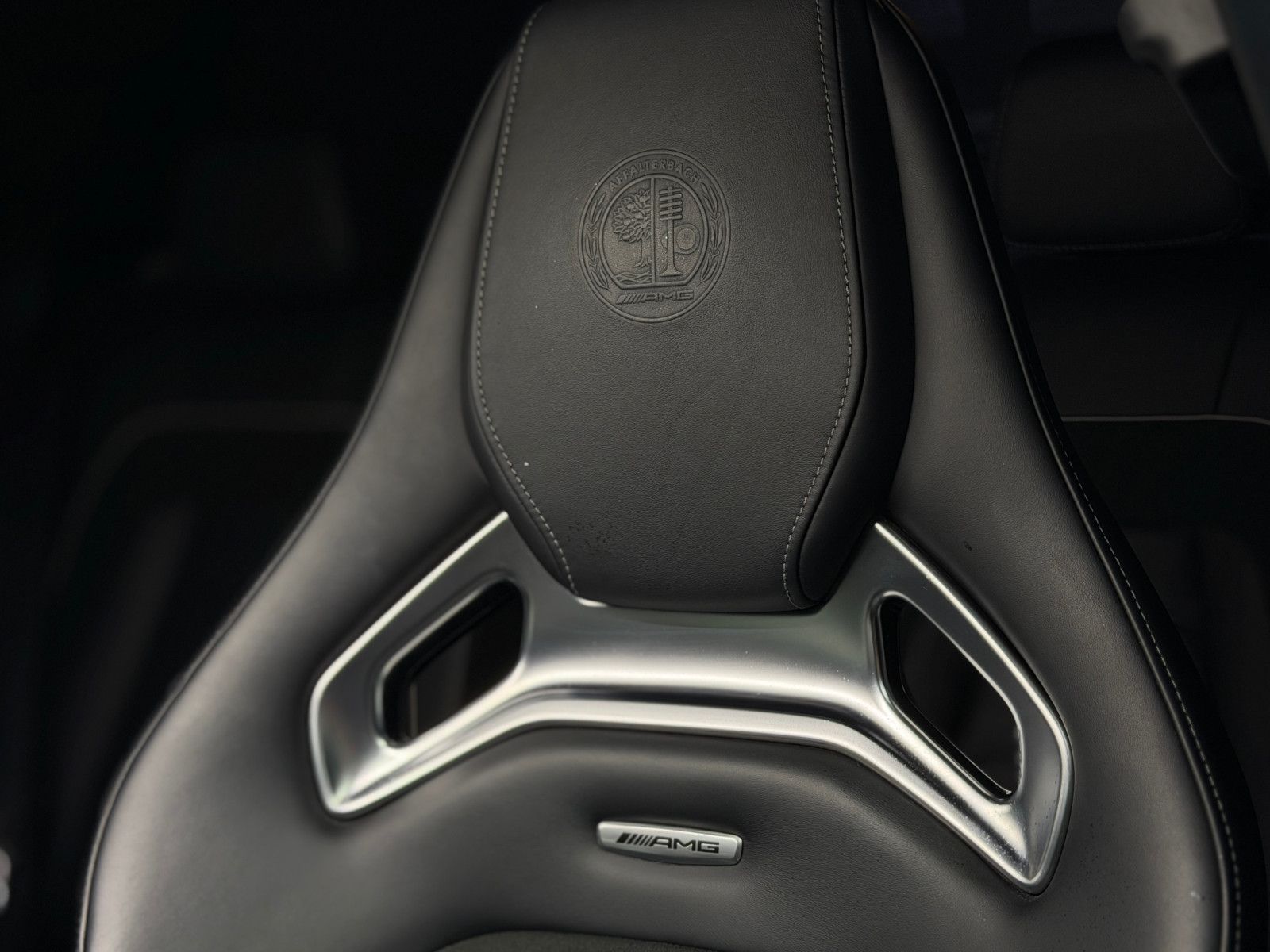 Fahrzeugabbildung Mercedes-Benz E 63 S AMG 4Matic+ |3D-BURMESTER|VOLL