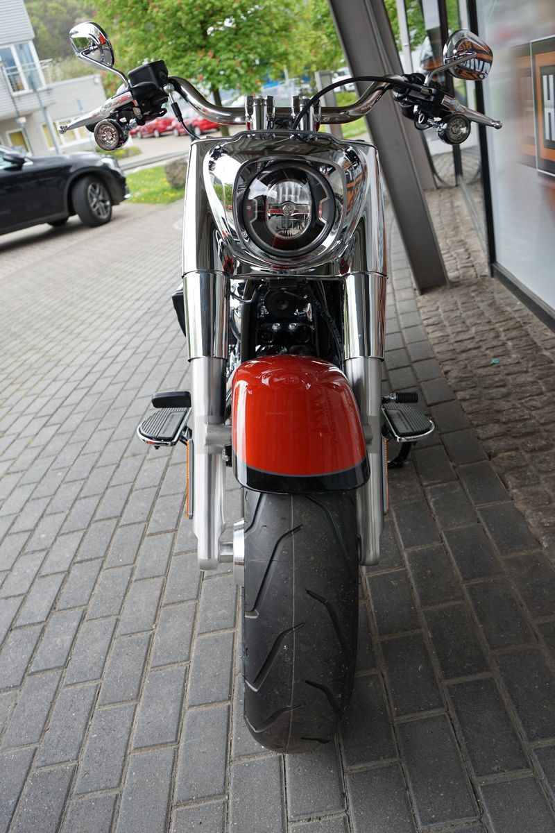 Fahrzeugabbildung Harley-Davidson Fat Boy 117 2025 TWO TONE Sofort Verfügbar