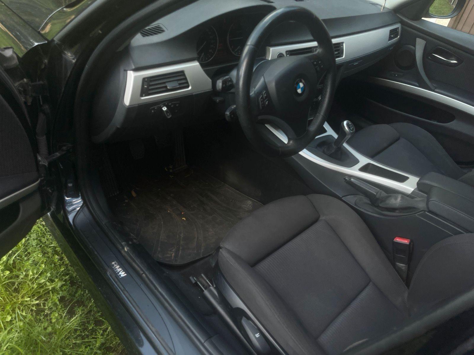 BMW 318 2011 — photo 6