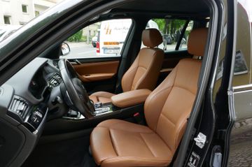Fahrzeugabbildung BMW X3 xDrive 35 d, M-Paket, Navi, Panorama, LED