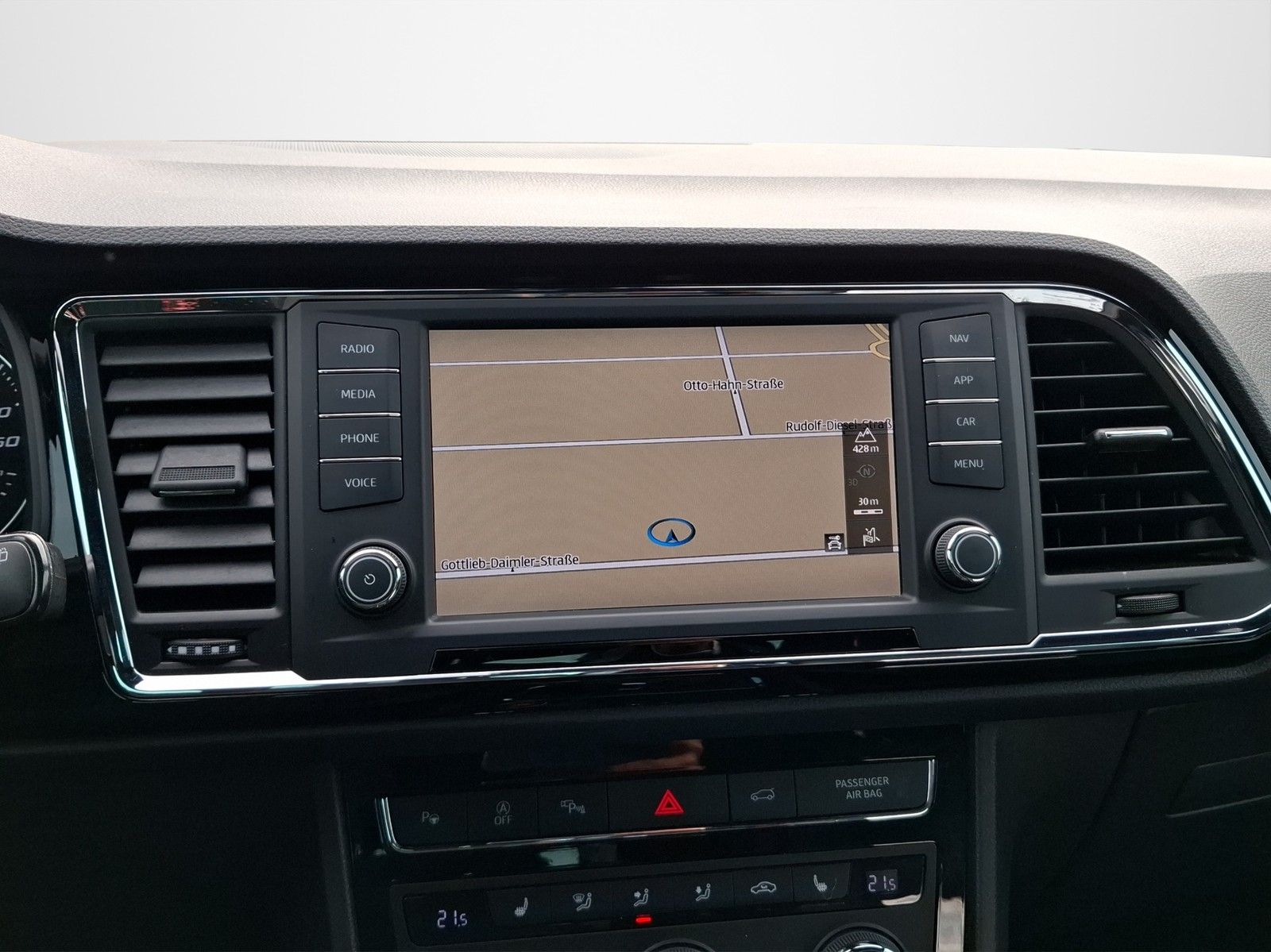 SEAT Ateca FR 2.0 TSI 4Drive DSG / NAVI / ACC / KAMER - Image 13
