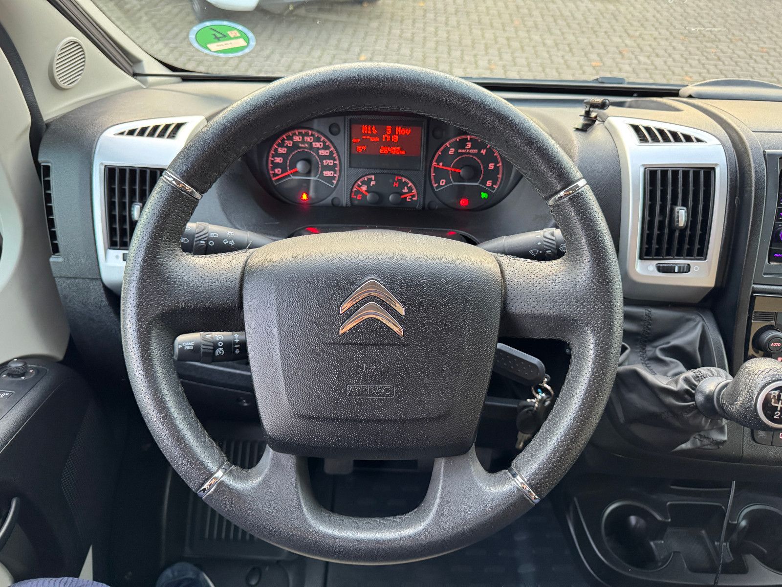 Fahrzeugabbildung Pössl SUMMIT 600 PLUS SCHWENKBAD KAMERA QUERBETT LED