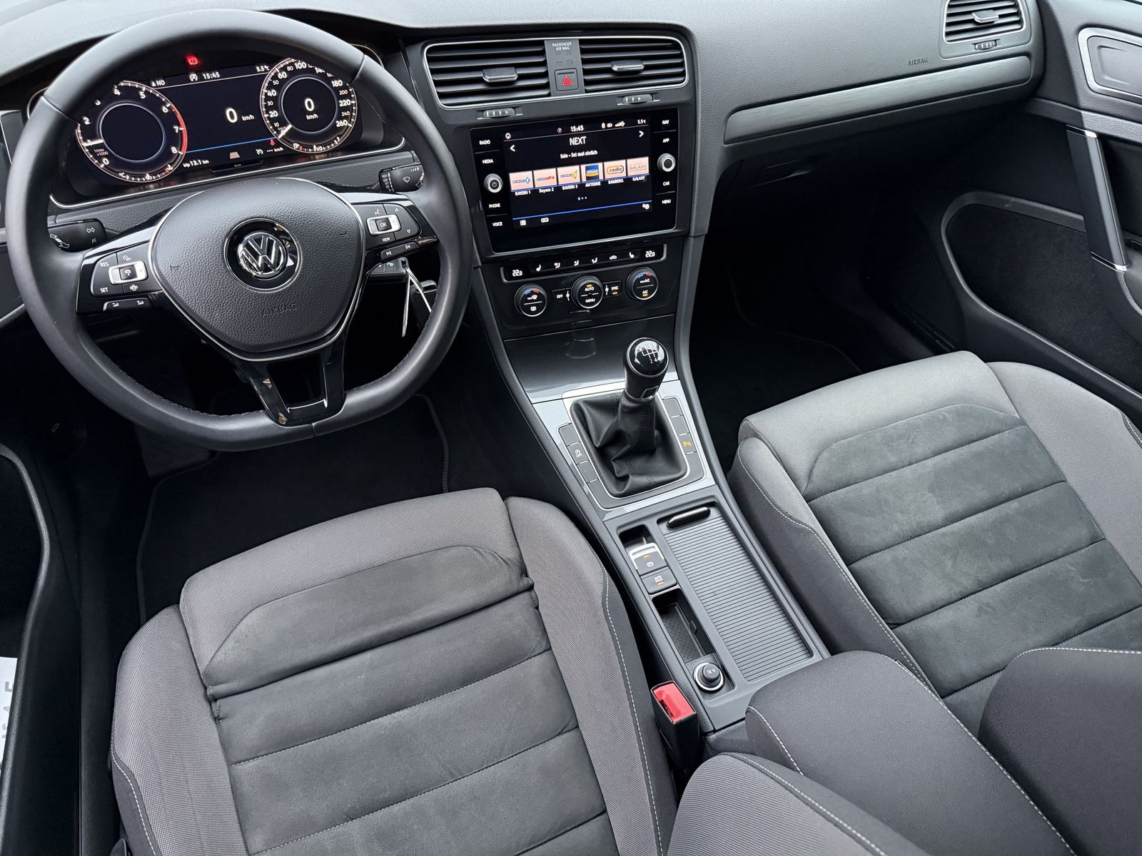 Fahrzeugabbildung Volkswagen Golf 1.5 TSI Comfortline BMT NAV+DIGDISPLAY+2HD