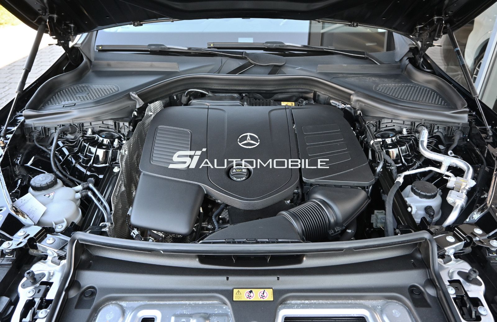 Fahrzeugabbildung Mercedes-Benz GLC 200 4MATIC Aut. °AHK°MEMORY°360°-KAM°8-FACH°