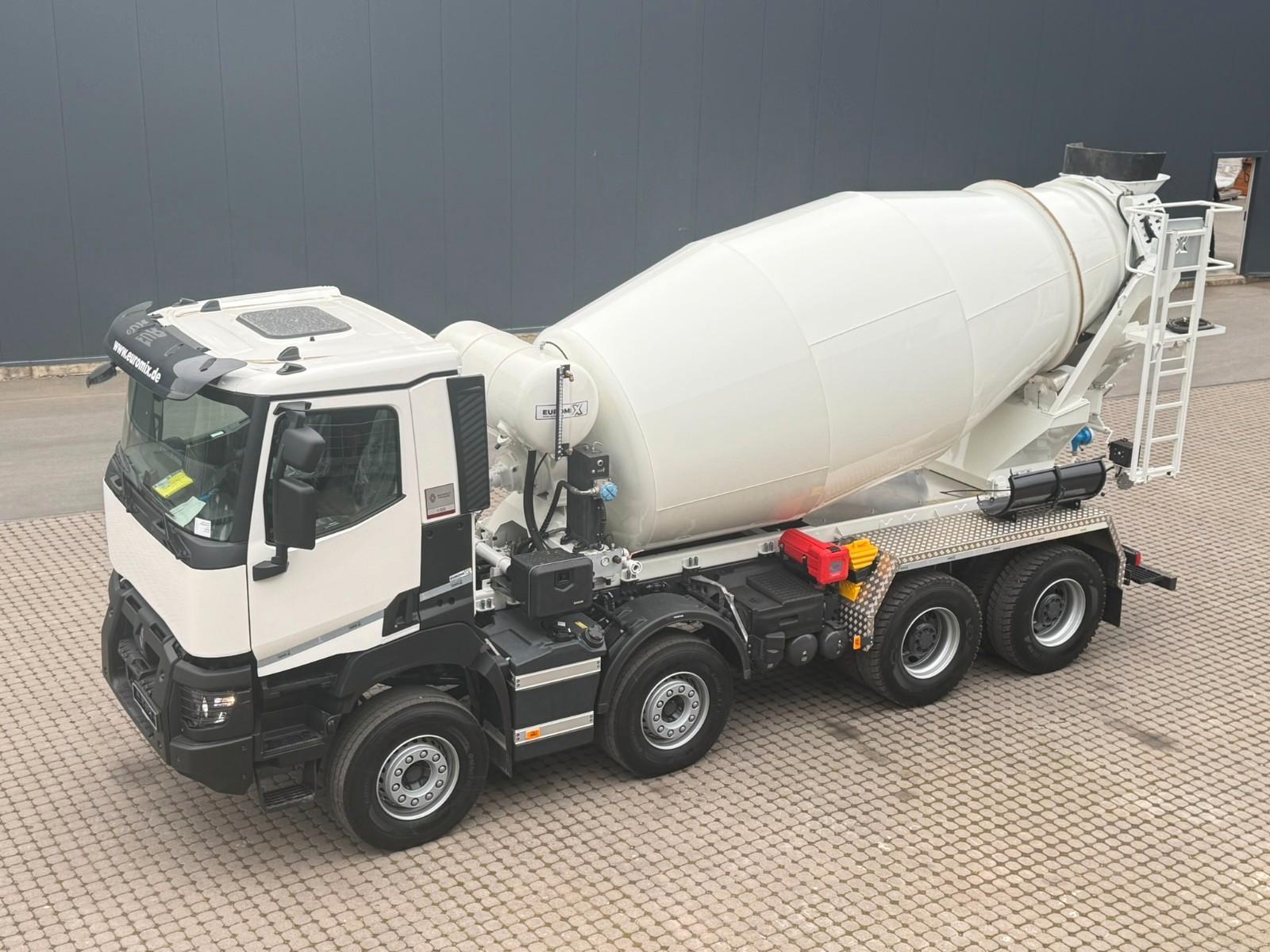 Renault K480 8X4 EuromixMTP EM 10 L