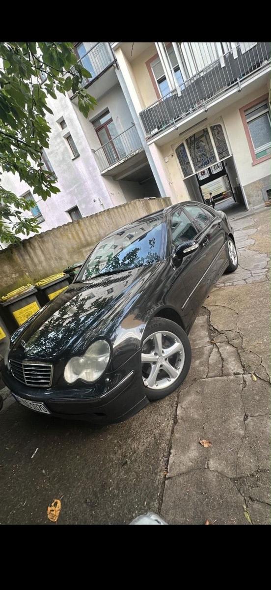 Mercedes-Benz C 220