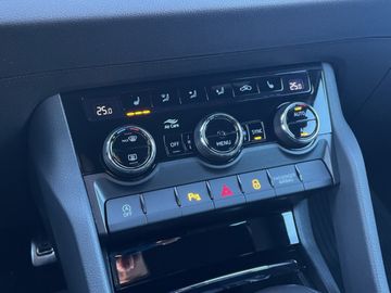 Skoda Karoq 1.5 TSI DSG Sportline *CAM*LED*NAV* NAVI