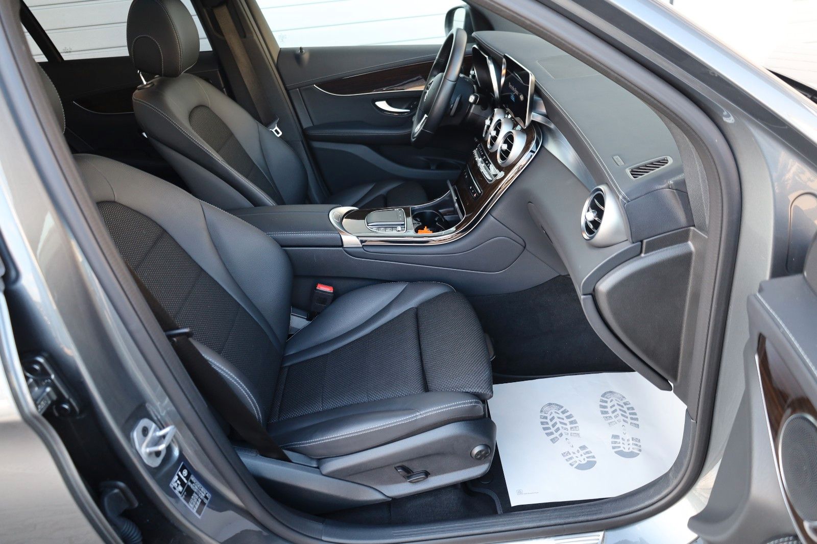 Fahrzeugabbildung Mercedes-Benz GLC 300de 4Matic,T.Leder,Navi,LED,Kamera,PanDach