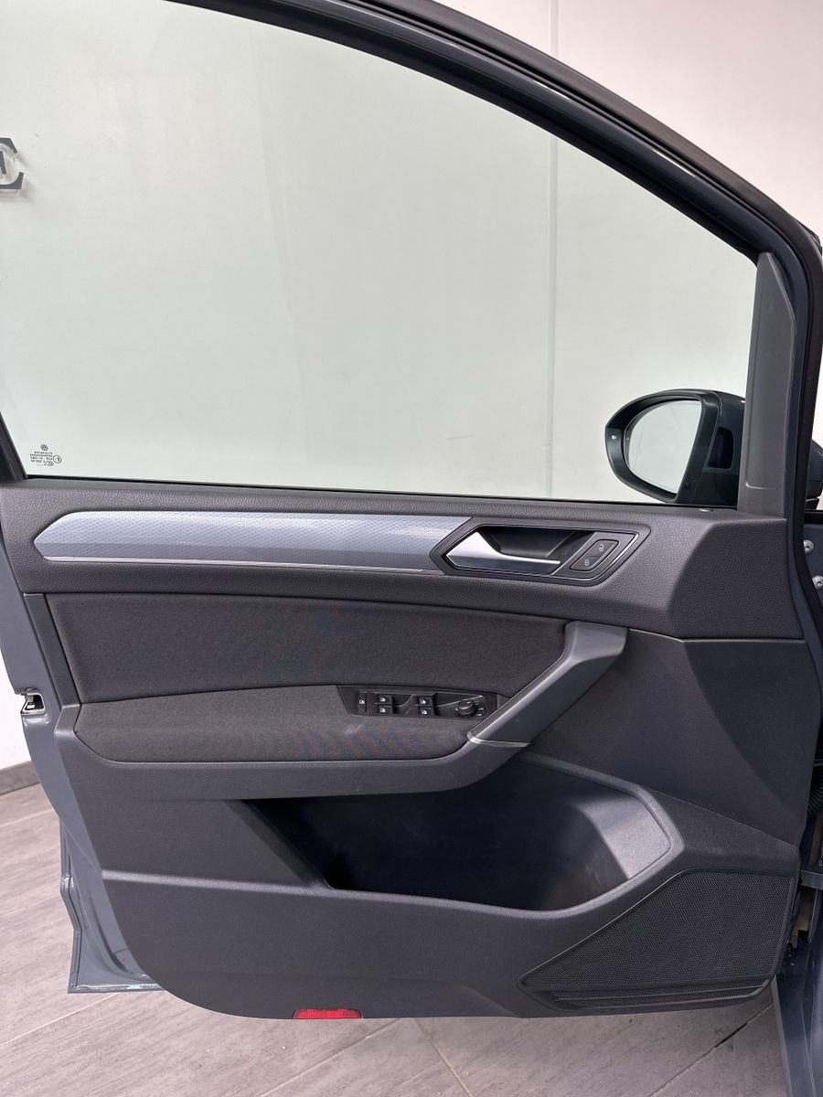 Fahrzeugabbildung Volkswagen Touran 2.0 TDI DSG ACTIVE NAV+LED+AHK+KAMERA+SHZ