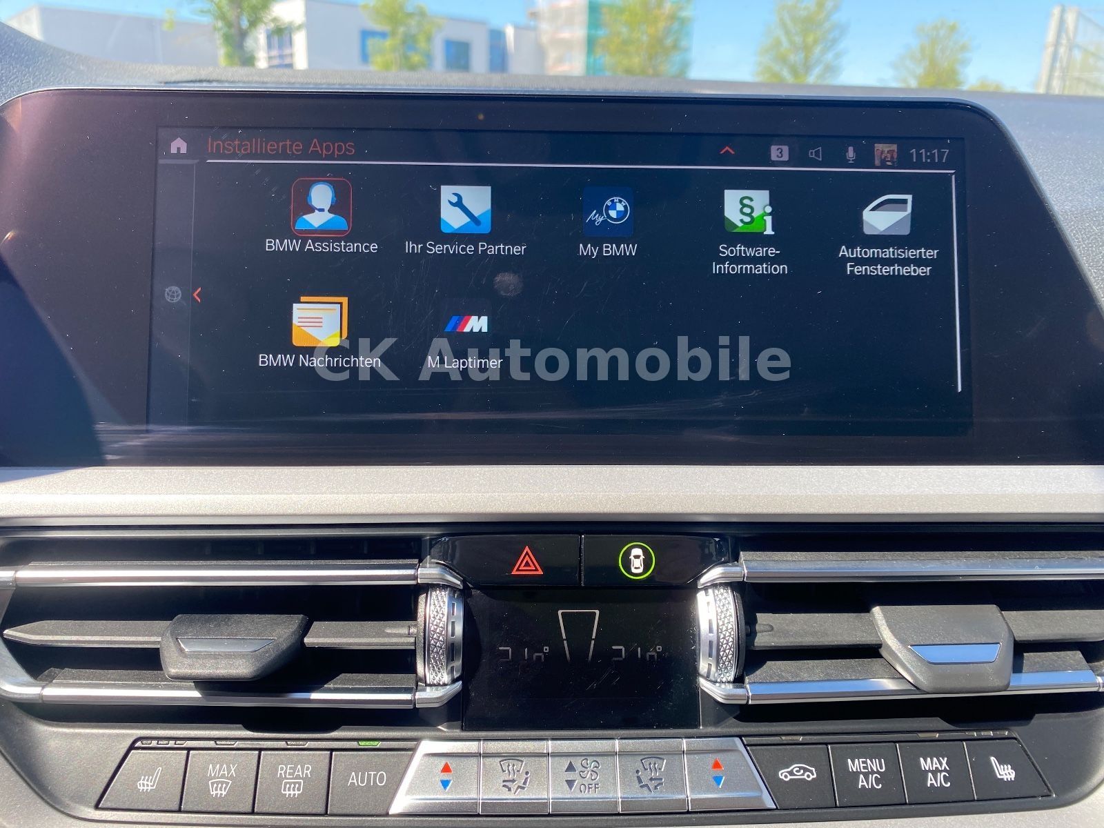 Fahrzeugabbildung BMW 318d Touring Advantage/LiveCockpit/Navi/Laser/AH