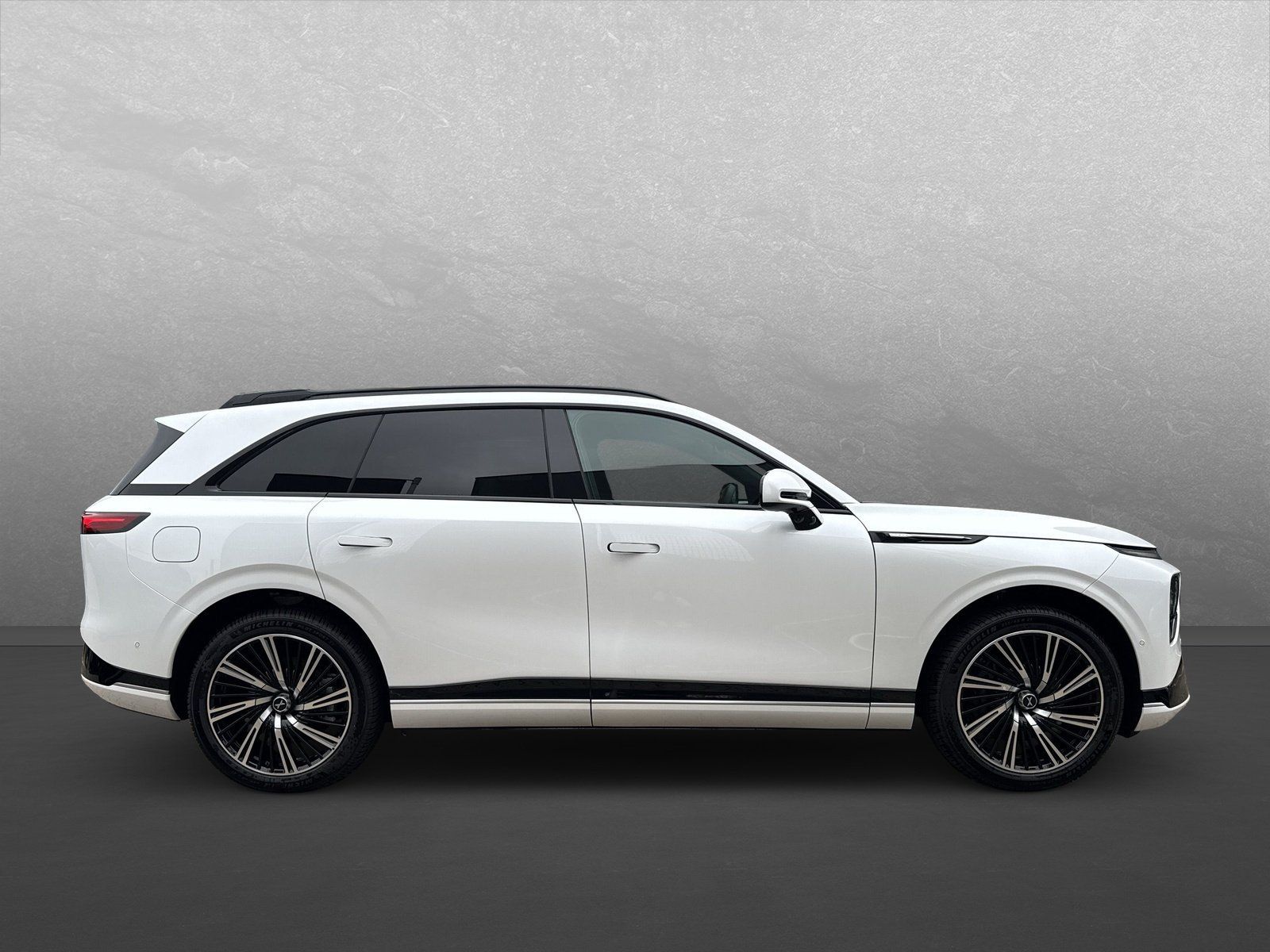 XPENG G9