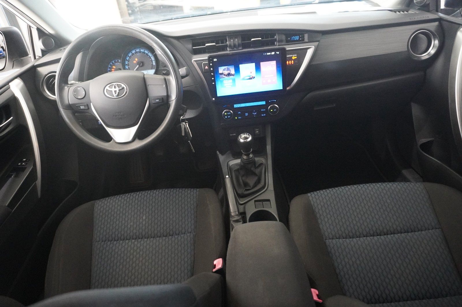 Fahrzeugabbildung Toyota Auris LIM. 1.3 5-TÜR KLIMA/LED/USB/MULTI./AHK