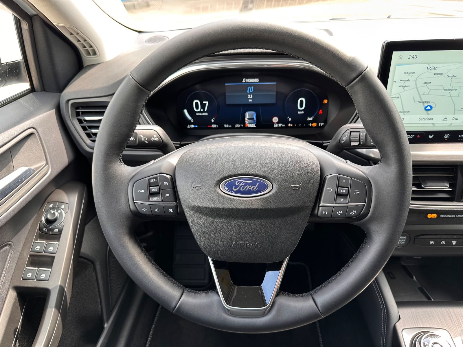 Fahrzeugabbildung Ford Focus Turnier 1.5 TDCi Titanium X Autom Navi/LED