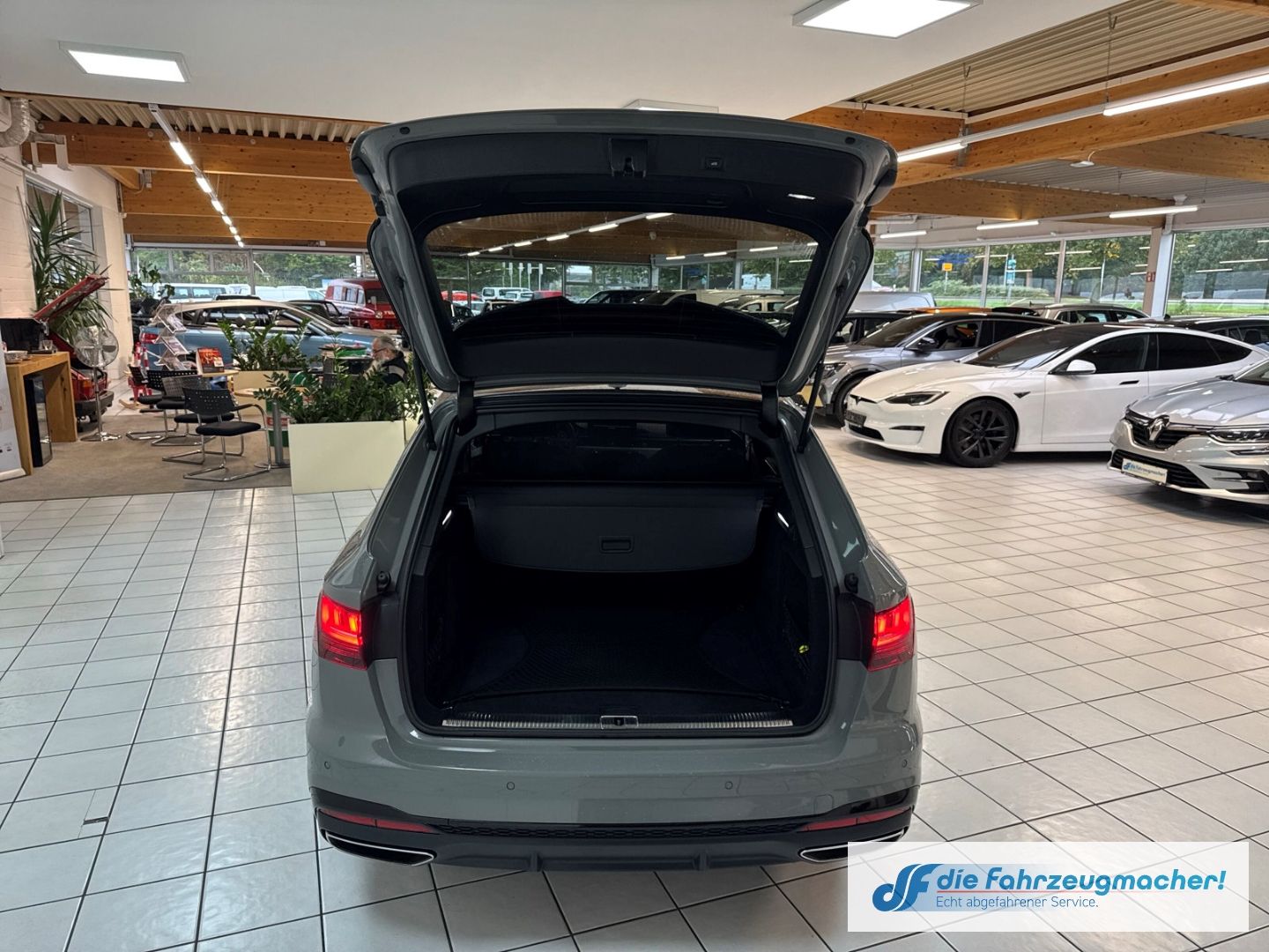 Fahrzeugabbildung Audi A4 Avant 40 TDI quattro S line 2.0 EU6d StandHZG