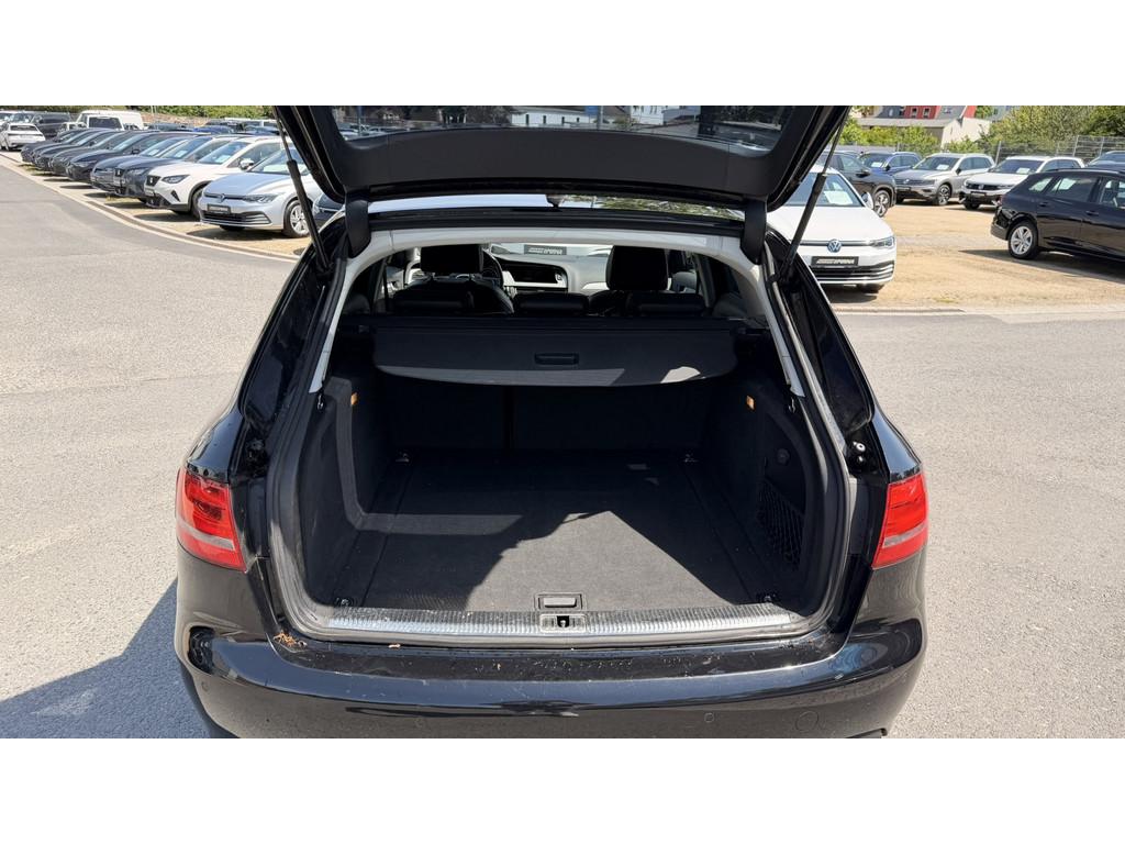 Audi A4 2010 — photo 17