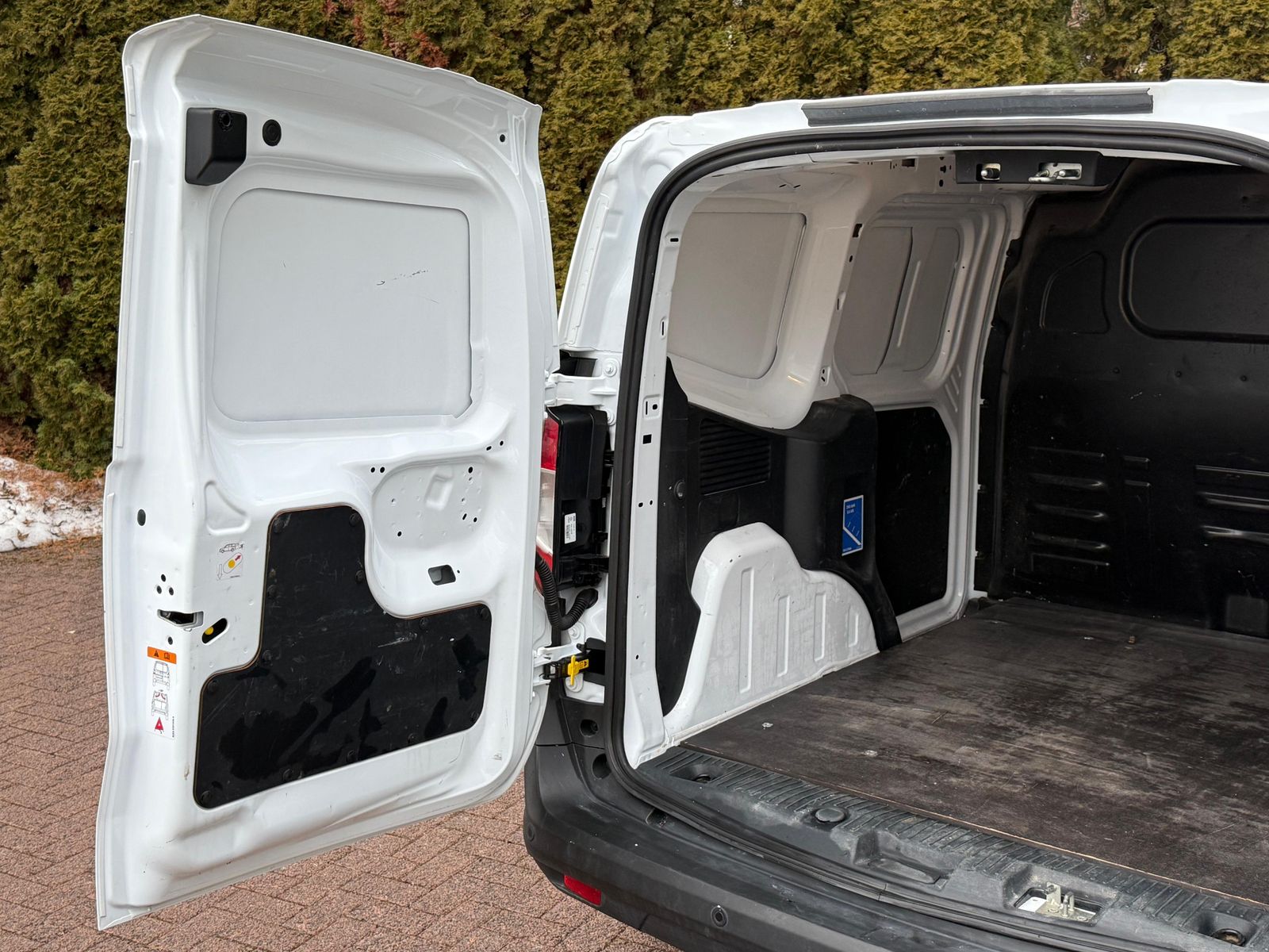 Fahrzeugabbildung Ford Transit Courier 1.5 TDCi CARPLAY+KLIMA+PDC+VIRT+