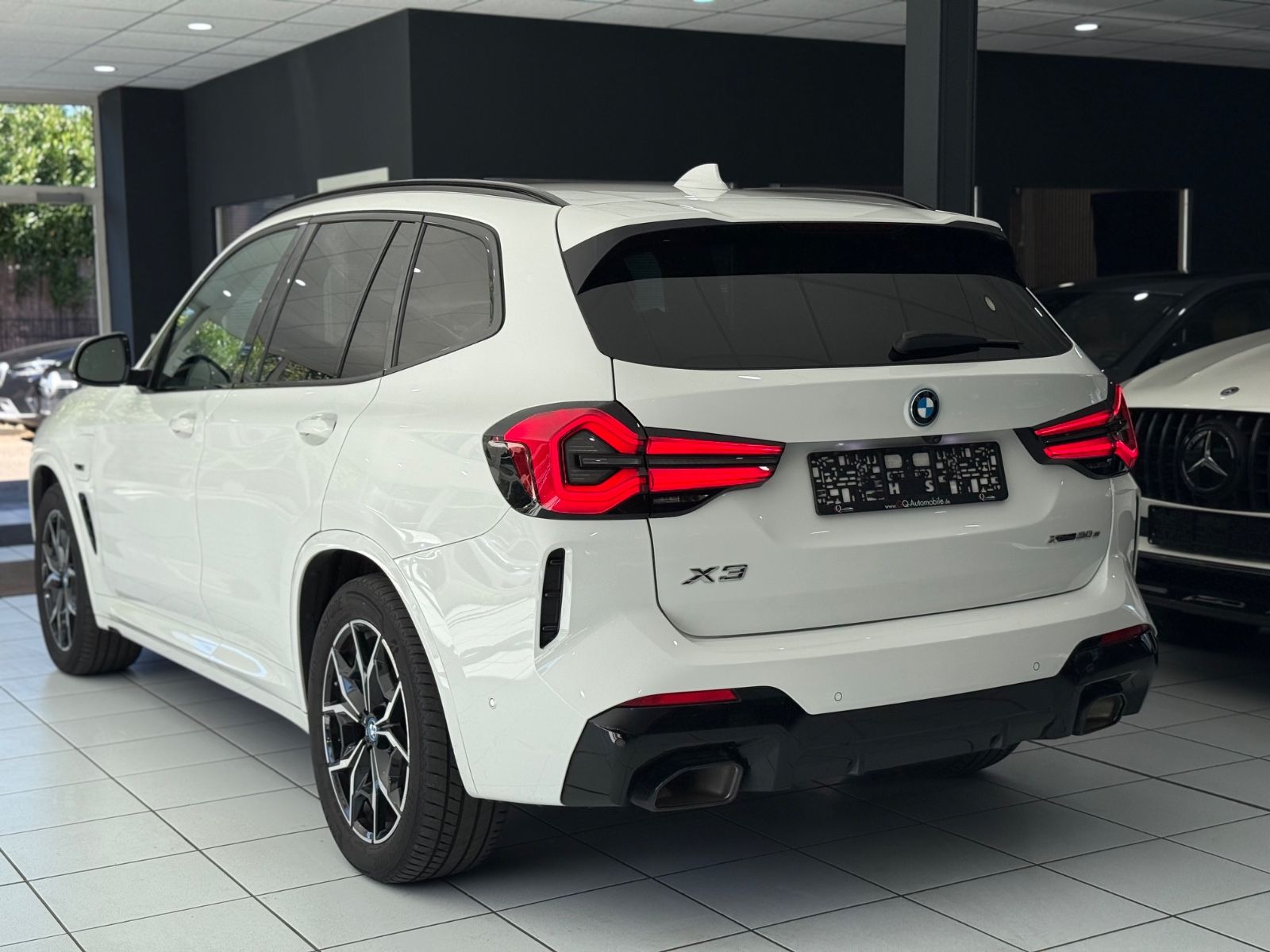 BMW X3 xDrive 30e*M-PAKET*KAMERA*AMBIENTE*HIFI*LED-S imagem 3